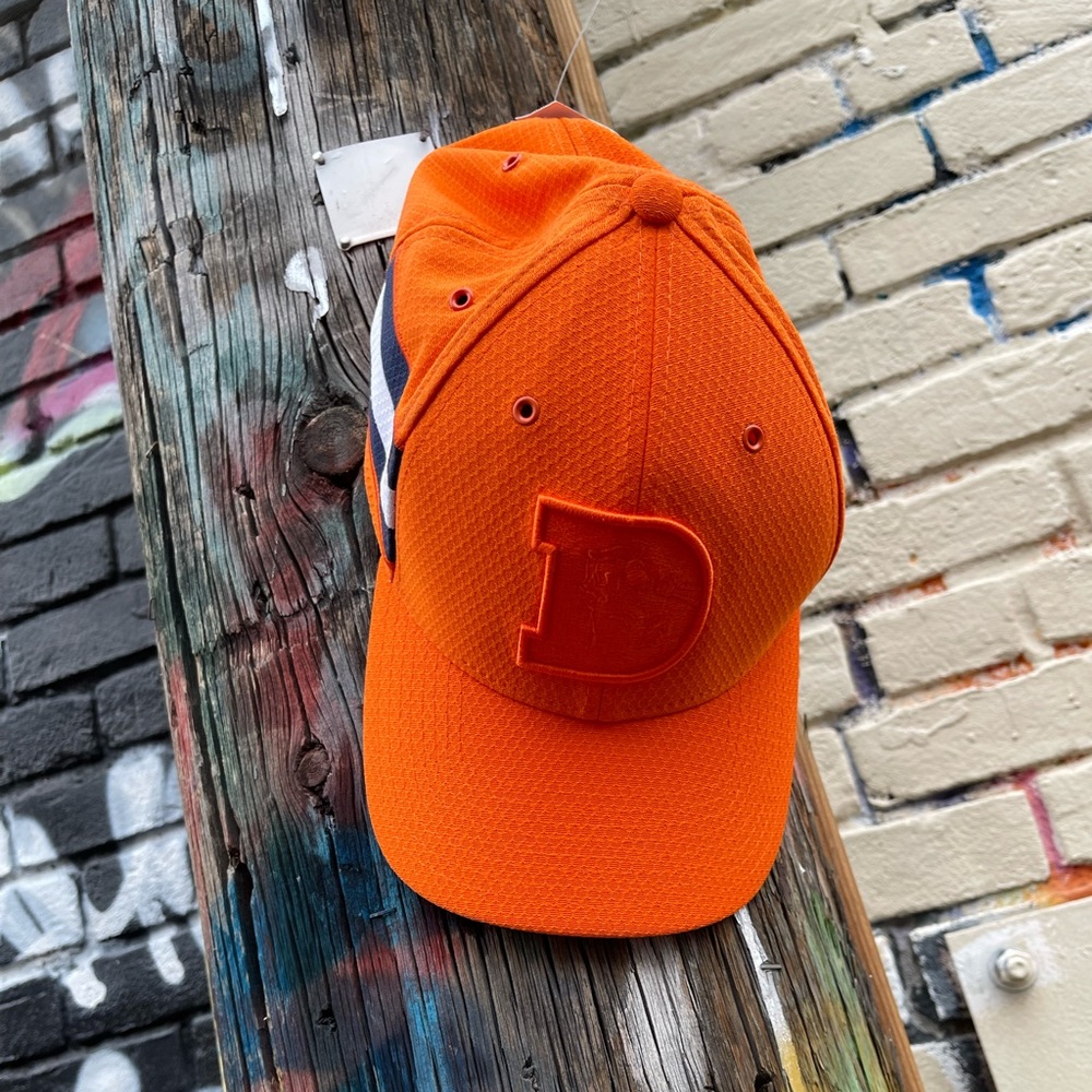 Denver Broncos Official Color Rush 39THIRTY Stretch Fitted Cap